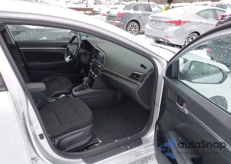 2019 Hyundai Elantra Value Edition z USA, uszkodzony, nr VIN 5NPD84LFXKH426687